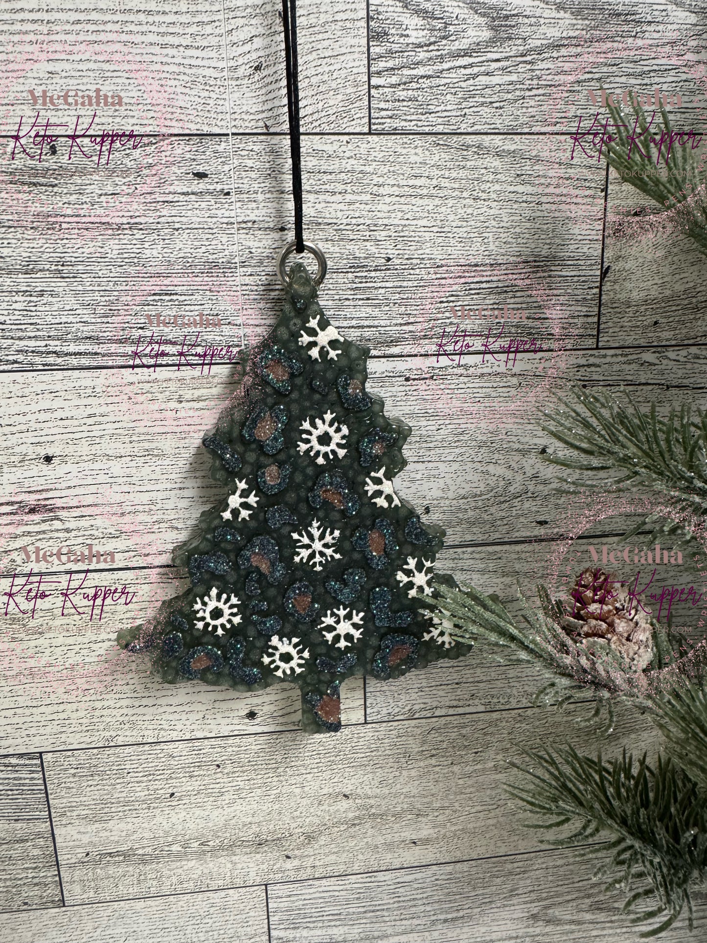 Christmas Tree w/Leopard & Snowflake Freshie