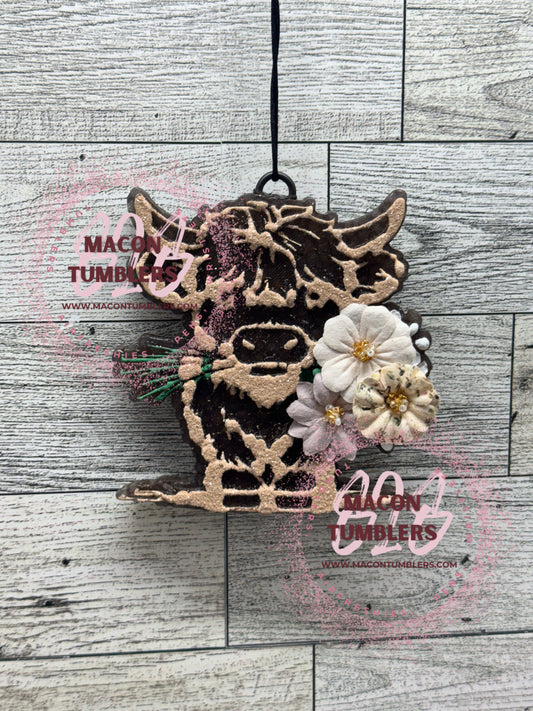 Highland w/Flower Freshie